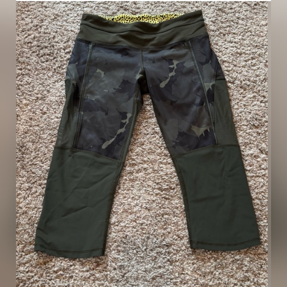 Lululemon Camouflage Capri Leggings.